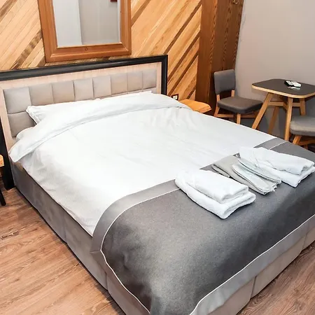 People Vendégház 3*